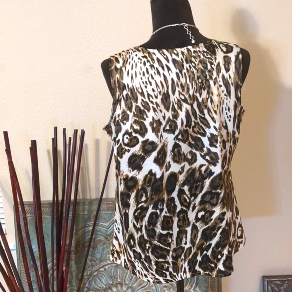 CHICO’S SLEEVELESS TOP - Picture 7 of 7